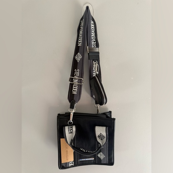 Steve Madden Handbags - Steve Madden Bwebber Black Leather Crossbody Purse New AirPod Case TikTok Viral